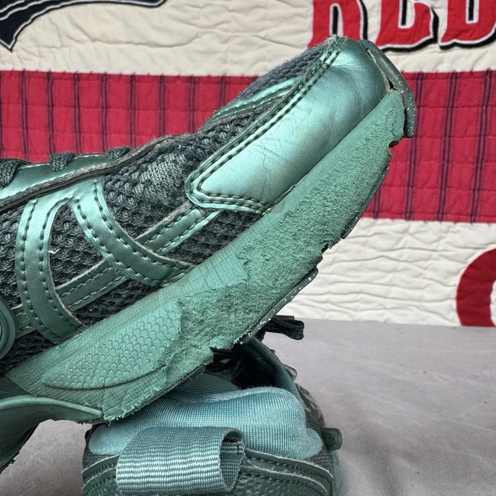 Size 8.5 - Nike V2K Run Bicoastal Vintage Green‎ W